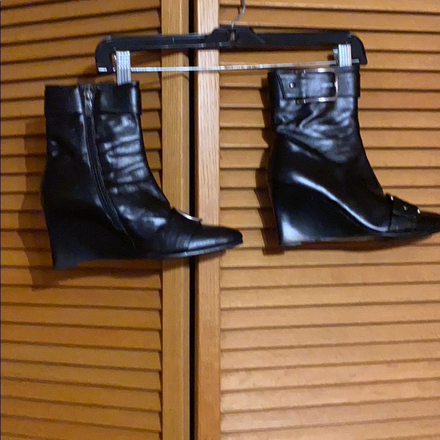 Bascony Italy Nice Good Condition Leather Platform Shoes